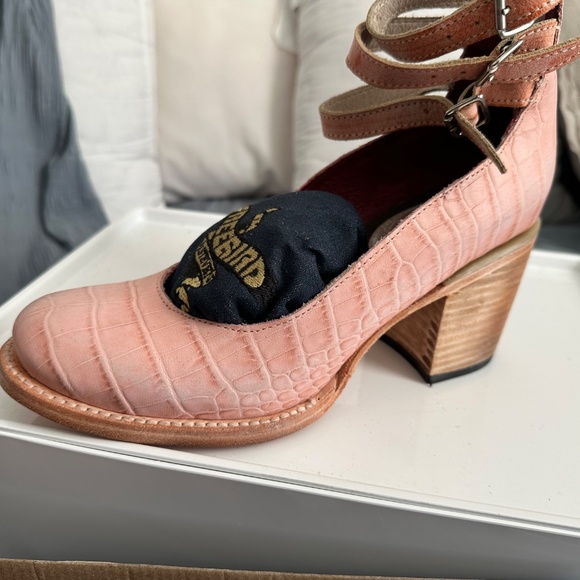Free Bird Randi Pink Croco - Picture 2 of 2
